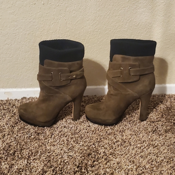 Joan & David Boots Womens 7 M Sweater Cuff Heels Ankle Bootie Sage color Suede. - Picture 3 of 8